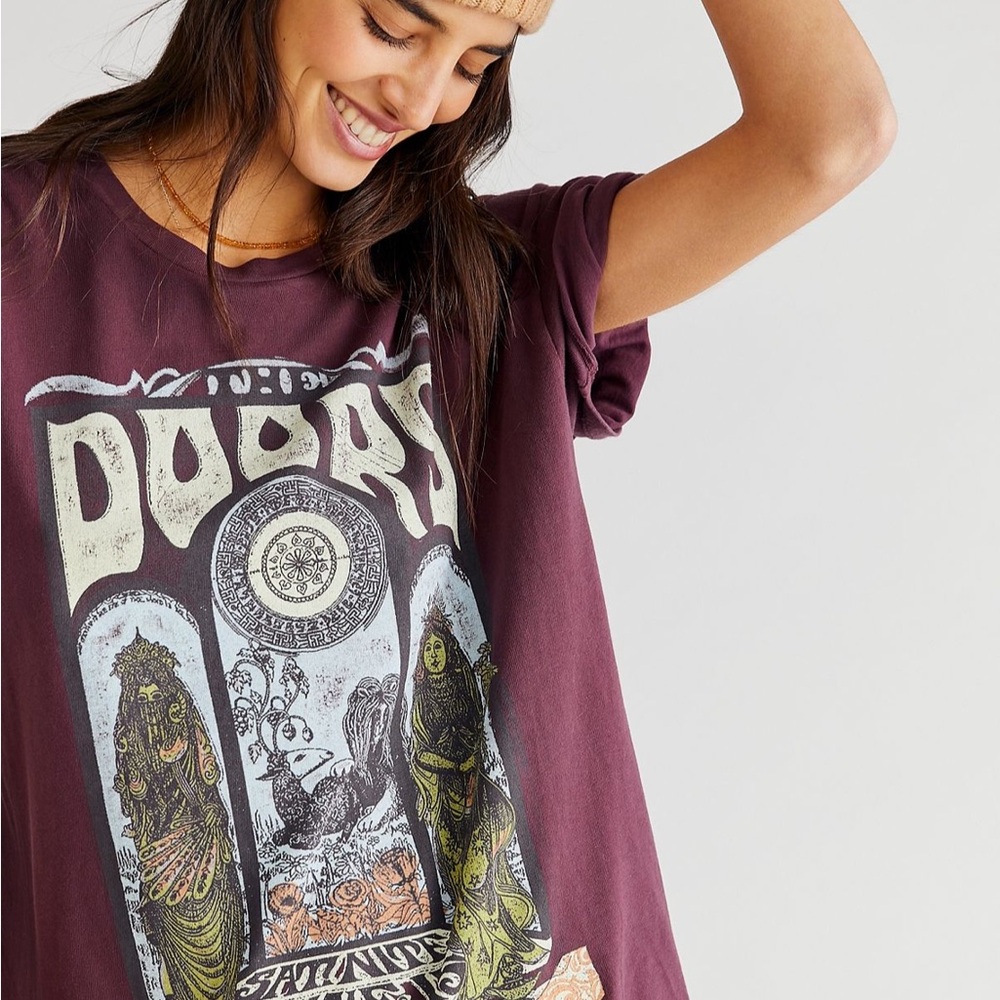 ISO 🚨 The Doors Graphic Tee